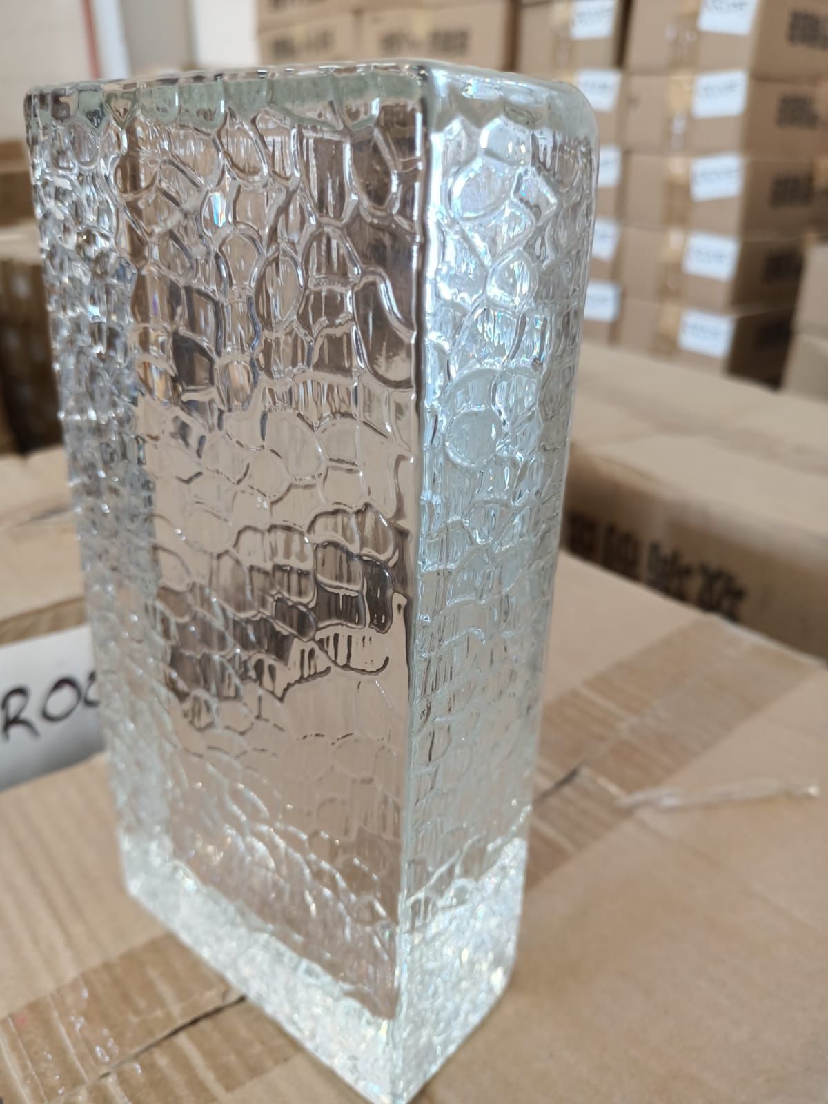 Crocodile textured glass brick